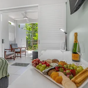 Elysium Private At Club & Palm Cove